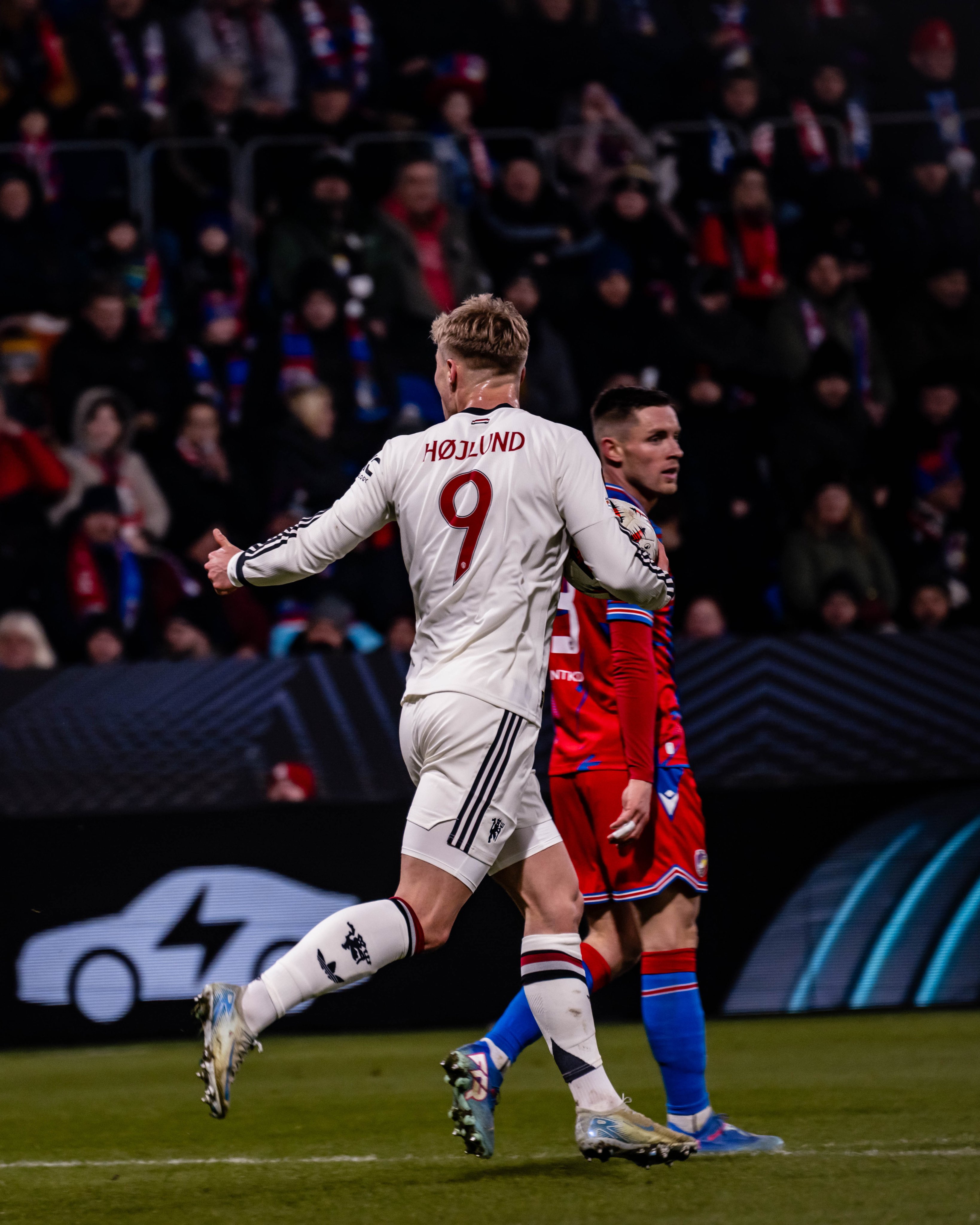 关于曼联迎NBA常规赛关键赛；转会期内部沟通；压力陡增；纪律约束更严格的信息